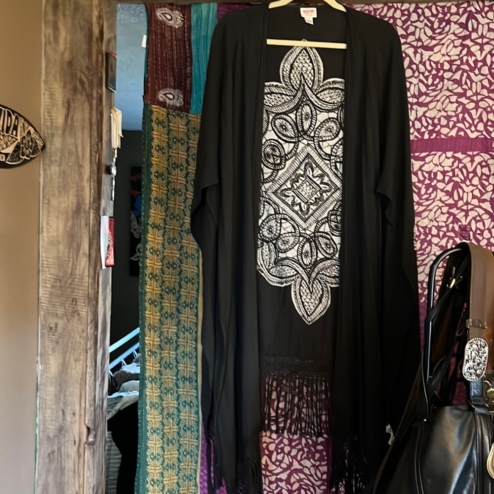 Beautiful wrap with fringe